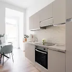 Metro Station By Dimorra Apartamento