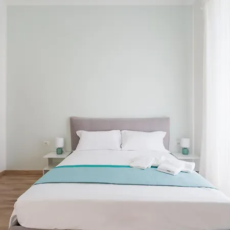 Apartment Metro Station By Dimorra Neapel