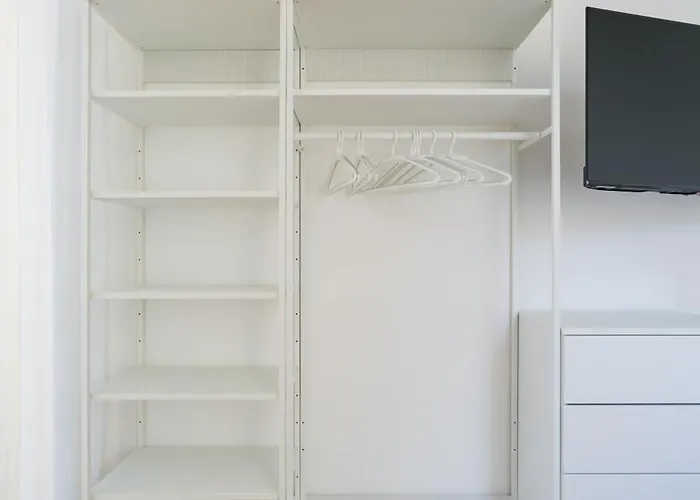 Apartment Metro Station By Dimorra *